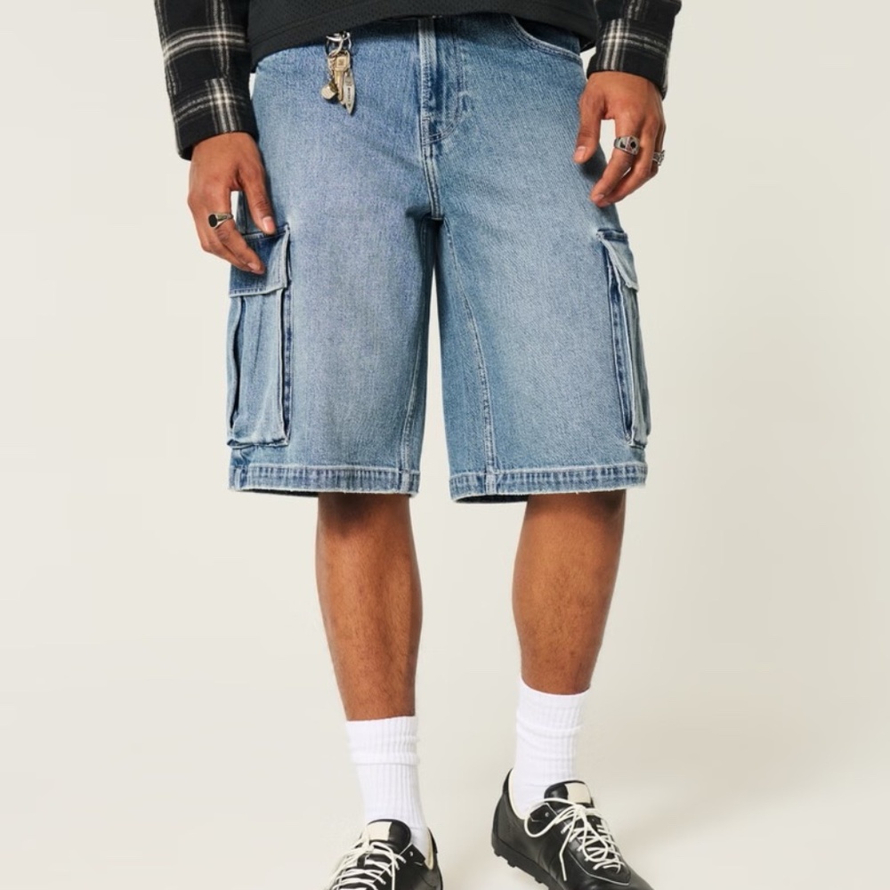 Hollister|  Baggy Denim Cargo Shorts | Men’s Size 32